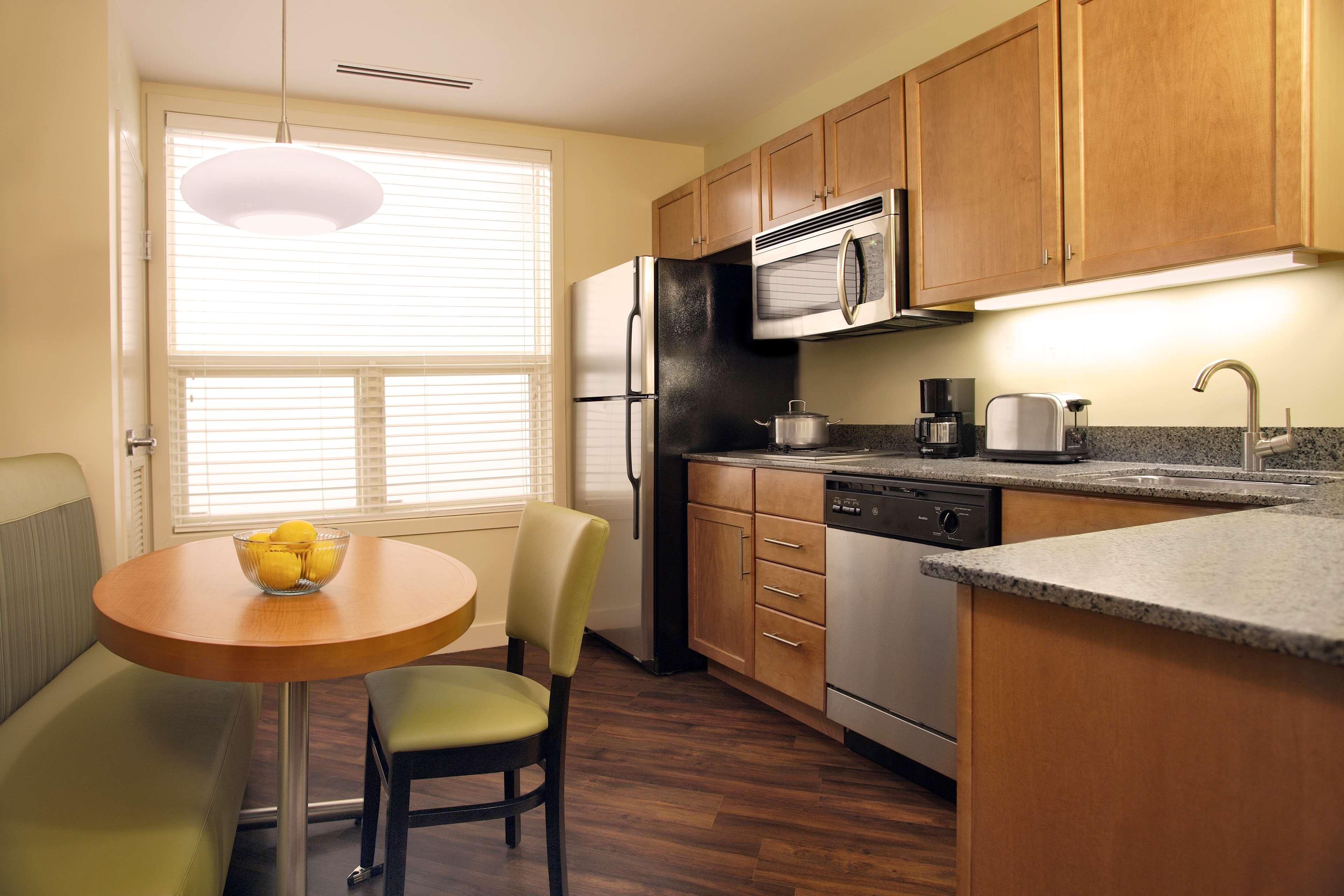 Hyatt House Naperville/Warrenville Bilik gambar